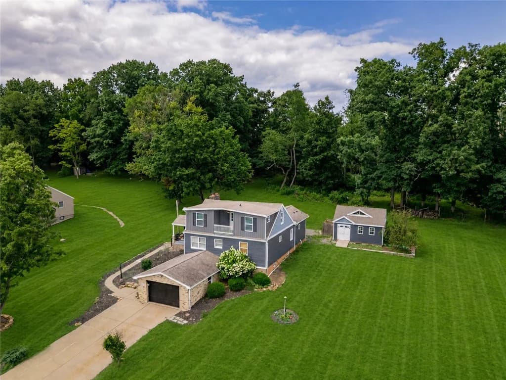 Aerial view of 2947 Chautauqua Drive and its 0.68-acre lot
